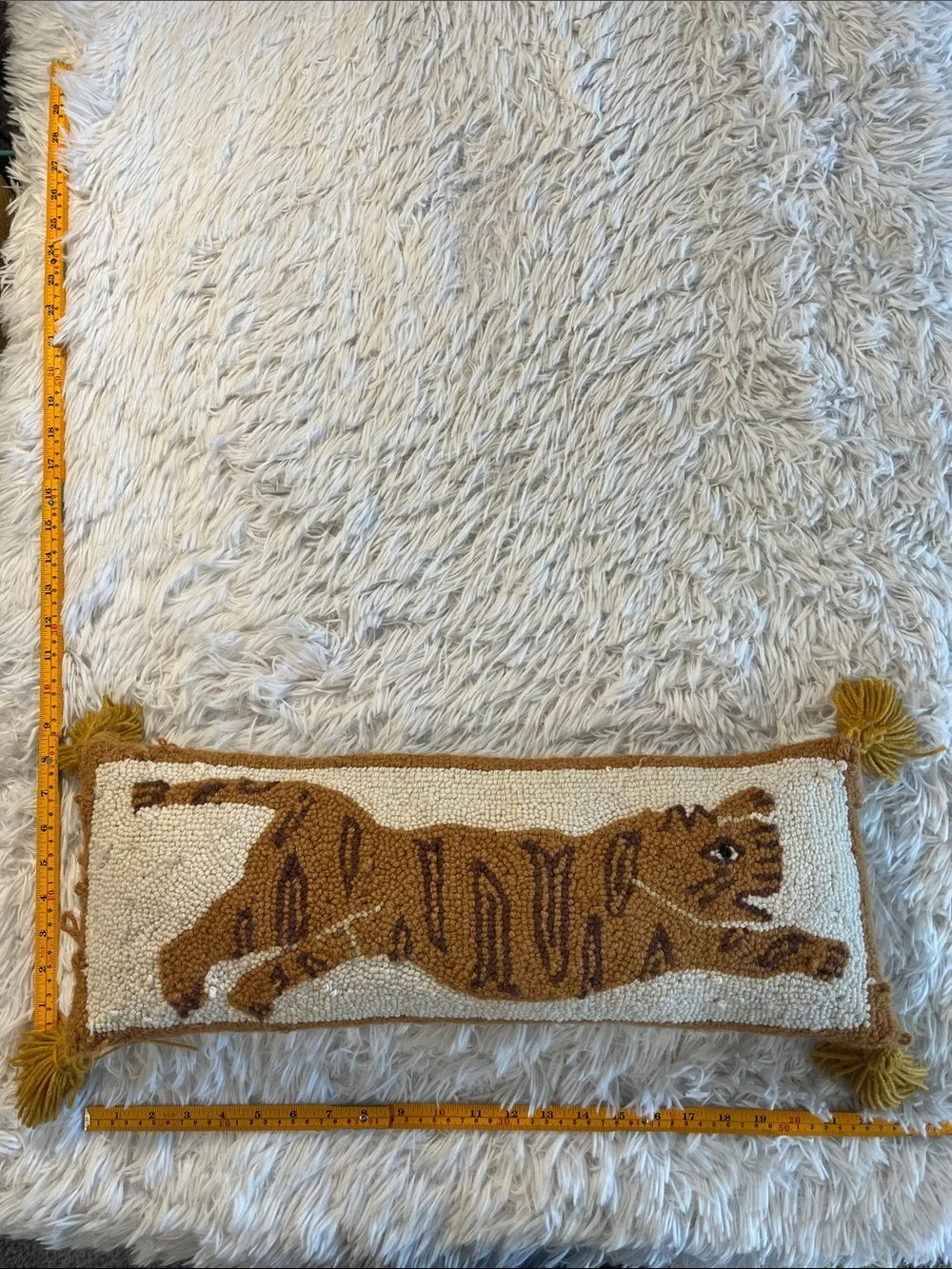 TIGER WOOL HOOKED PILLOW WITH TASSELS
